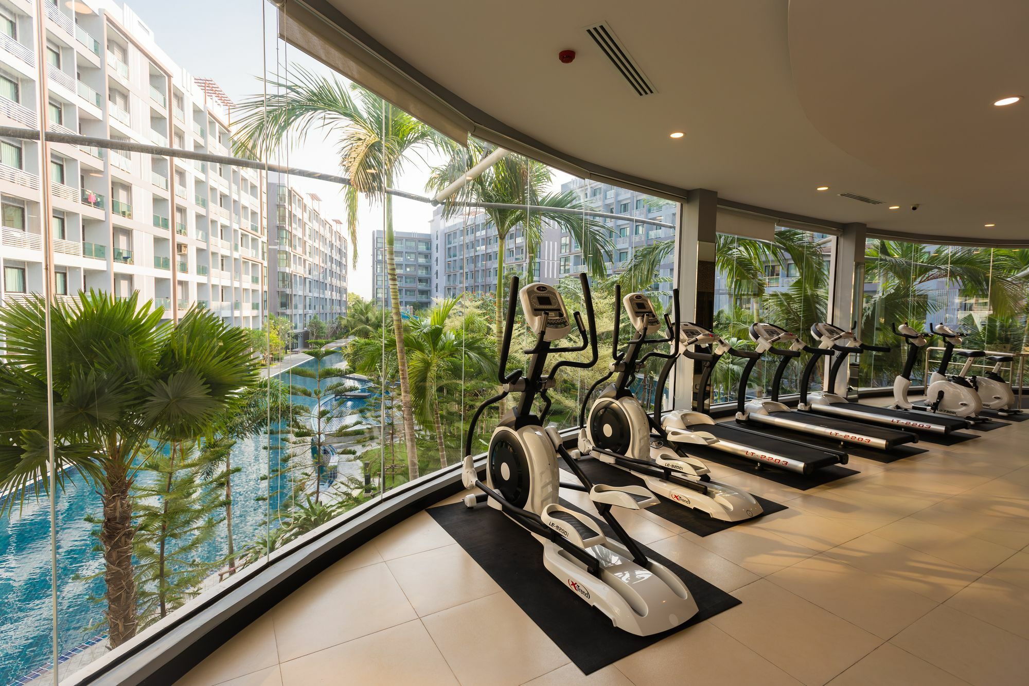 Apartamento Dusit Grand Park Jomtien Exterior foto